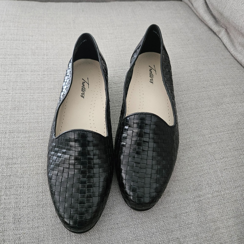 Trotters Liz Women's Sz 11M Black Leather Woven‎ Loafers Flat Shoes